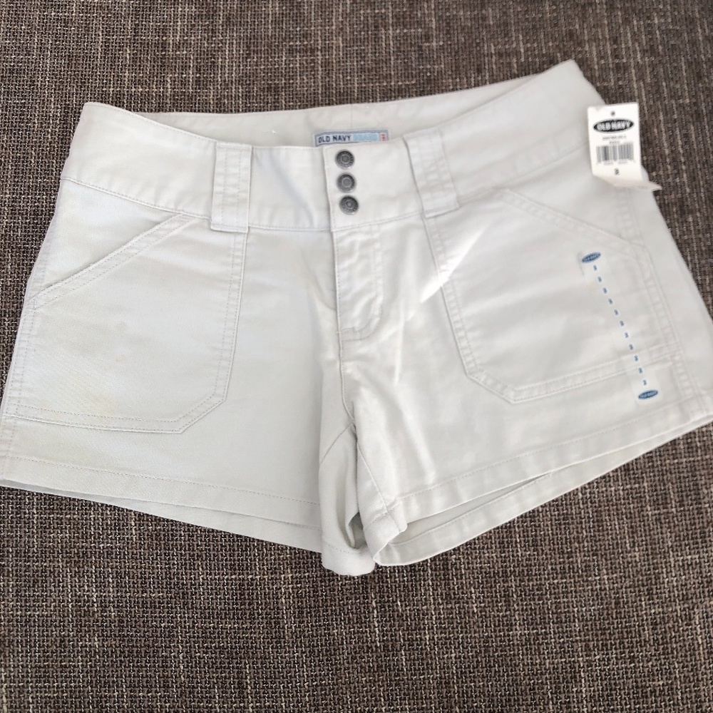 NWT, women old navy khaki shorts